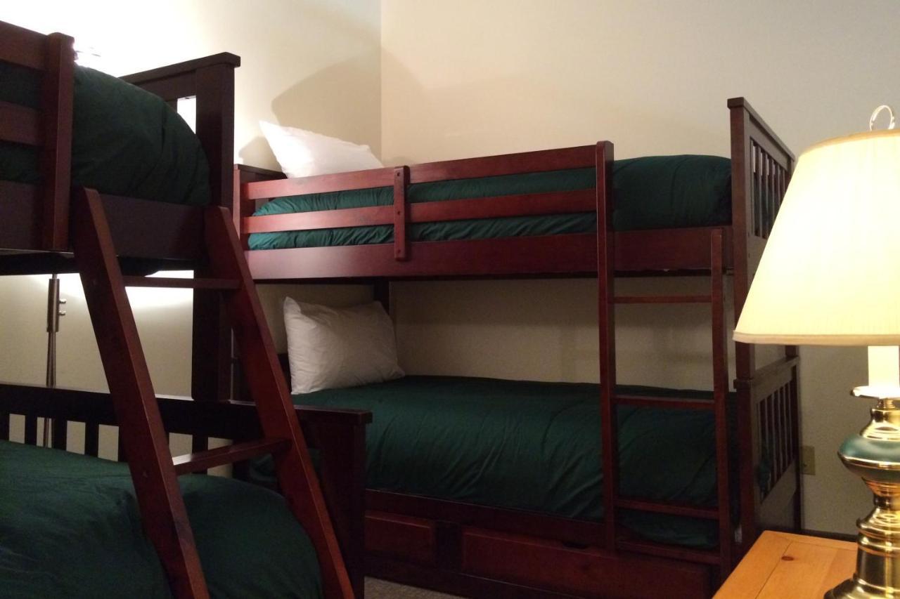 The Griz Inn By Park Vacation Management Fernie Εξωτερικό φωτογραφία