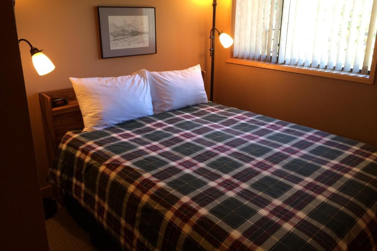 The Griz Inn By Park Vacation Management Fernie Εξωτερικό φωτογραφία