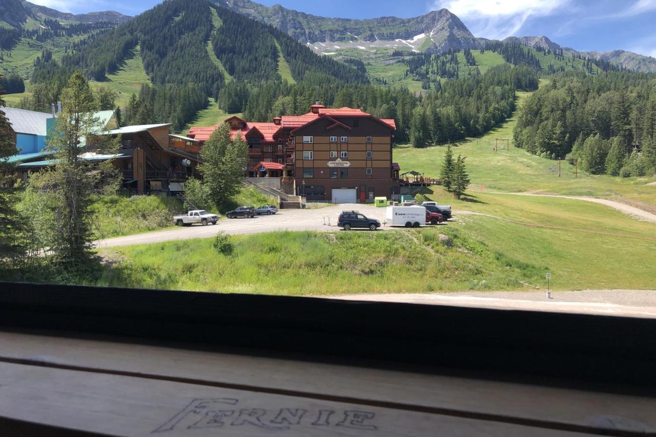 The Griz Inn By Park Vacation Management Fernie Εξωτερικό φωτογραφία