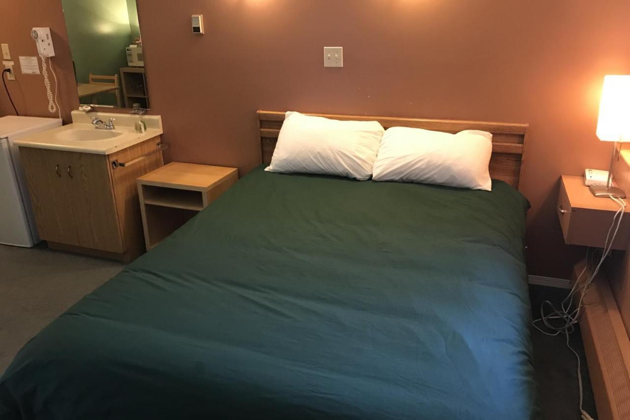 The Griz Inn By Park Vacation Management Fernie Εξωτερικό φωτογραφία