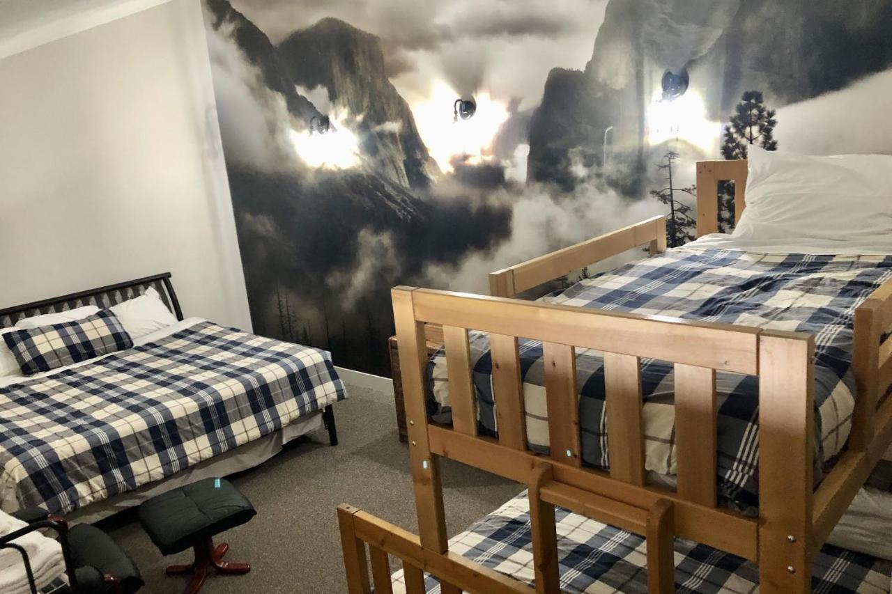 The Griz Inn By Park Vacation Management Fernie Εξωτερικό φωτογραφία