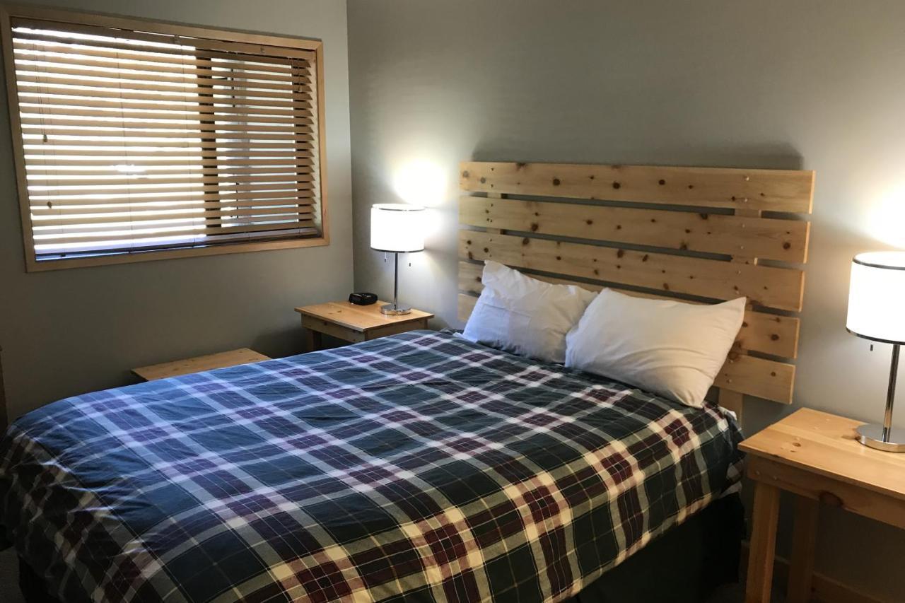 The Griz Inn By Park Vacation Management Fernie Εξωτερικό φωτογραφία