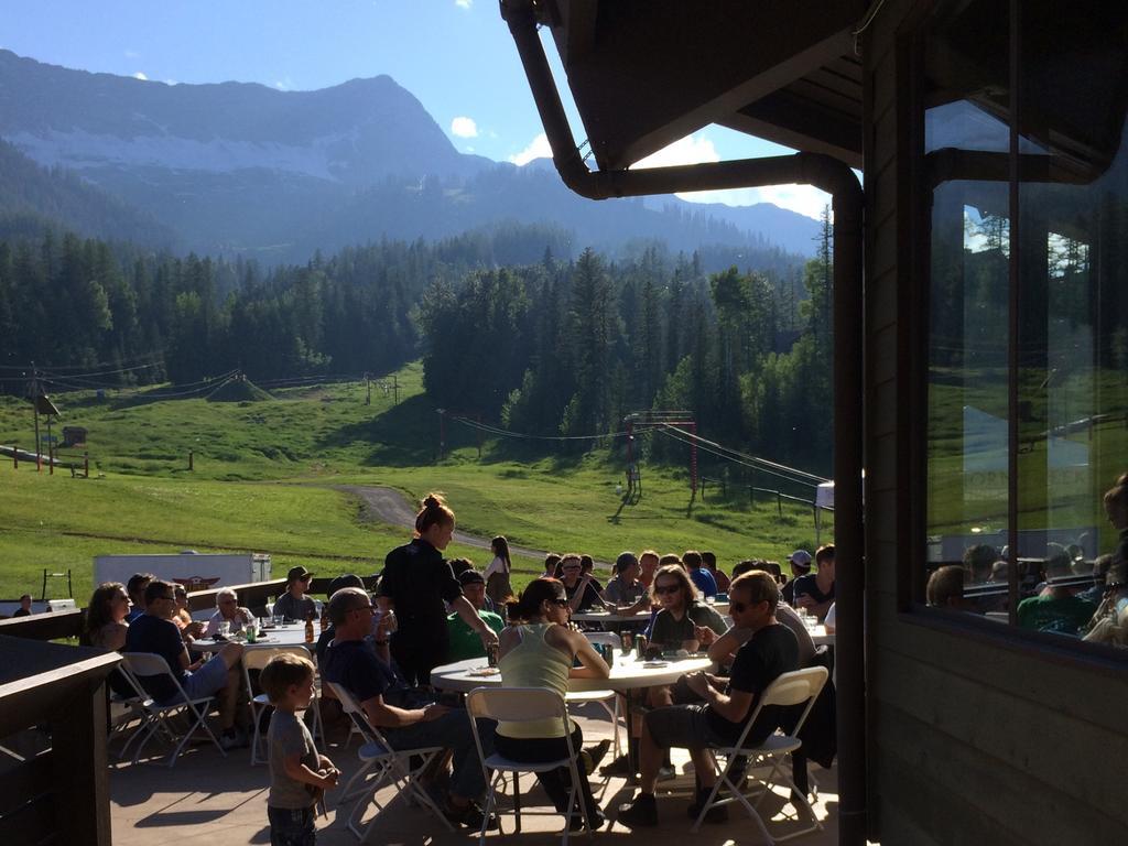 The Griz Inn By Park Vacation Management Fernie Εξωτερικό φωτογραφία