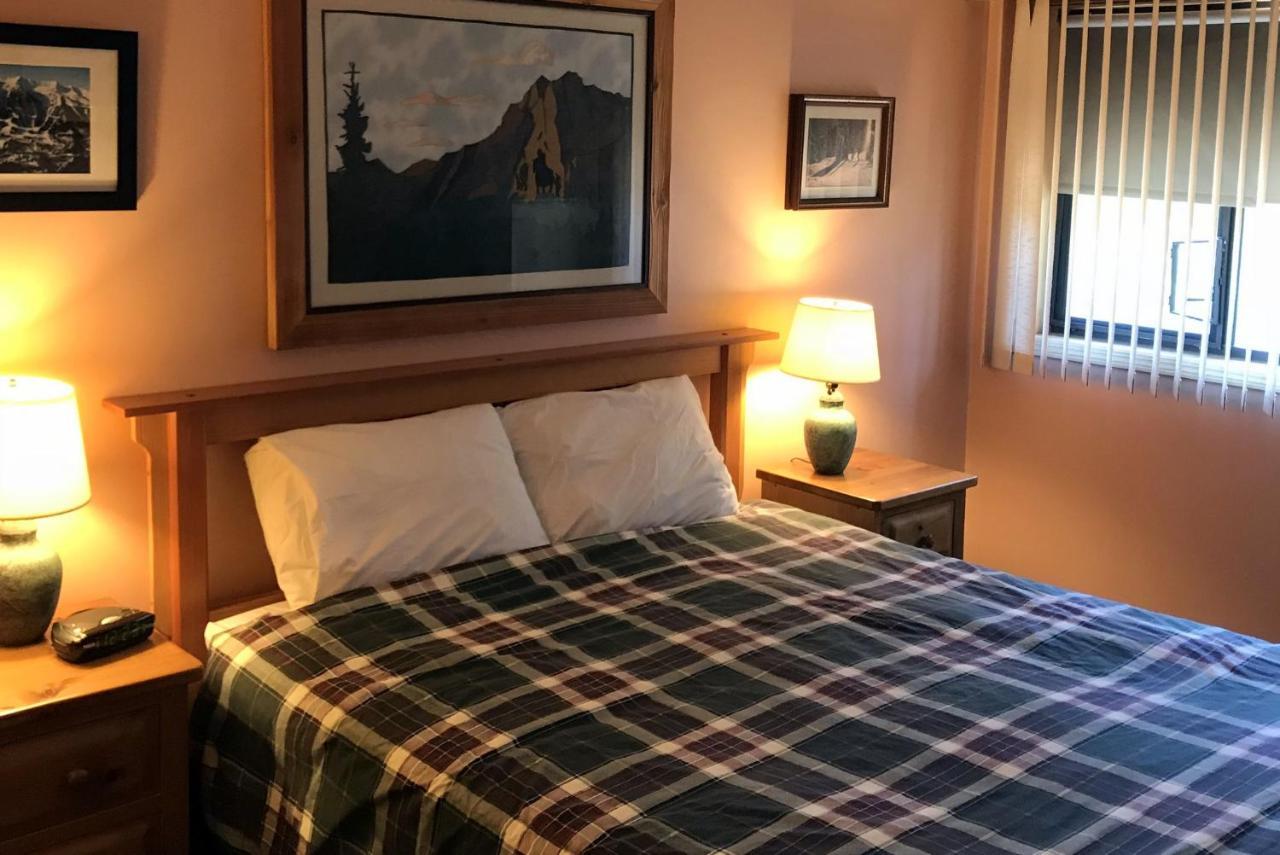 The Griz Inn By Park Vacation Management Fernie Εξωτερικό φωτογραφία